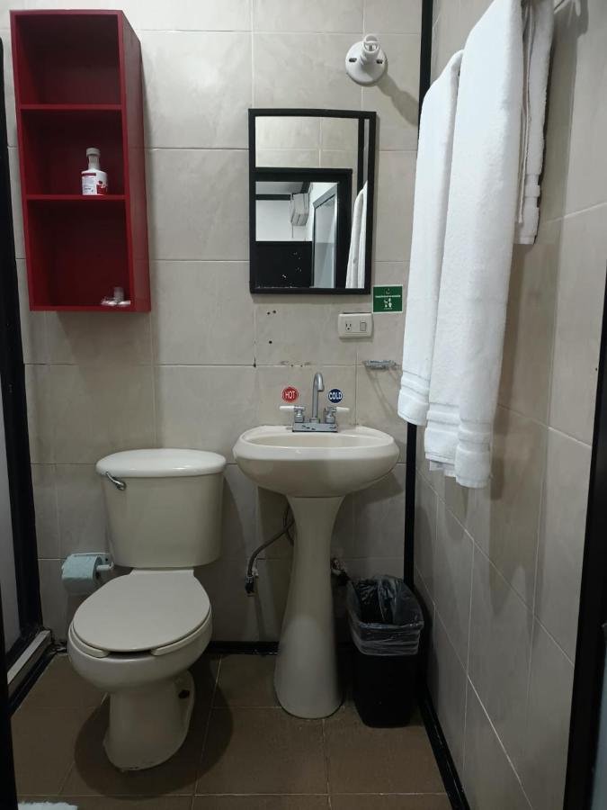 Hotel Garcias Suites, Linares Buitenkant foto