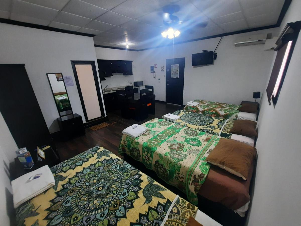 Hotel Garcias Suites, Linares Buitenkant foto