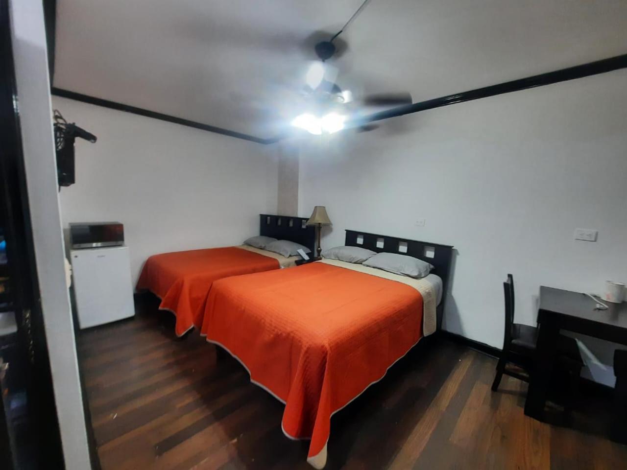 Hotel Garcias Suites, Linares Buitenkant foto