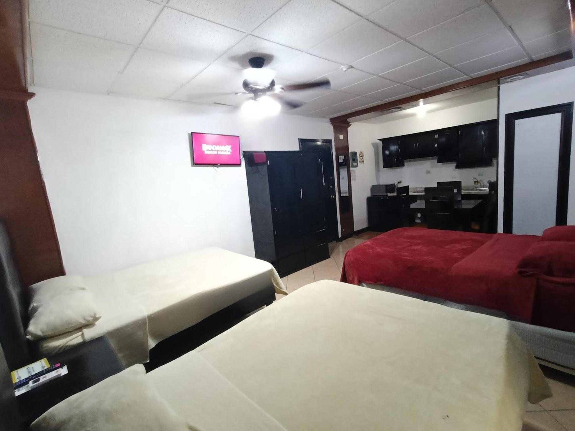 Hotel Garcias Suites, Linares Buitenkant foto